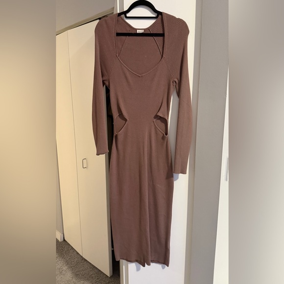 Abercrombie & Fitch Ribbed Sweater Midi Dress — L (Tall) - Picture 2 of 5